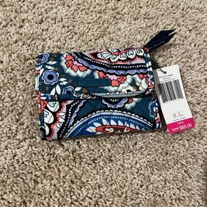Vera Bradley wallet. NWT